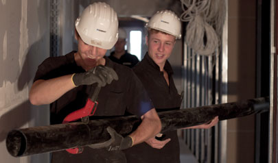 Many hands make light work: Geberit apprentices demonstrate their array of different talents. 